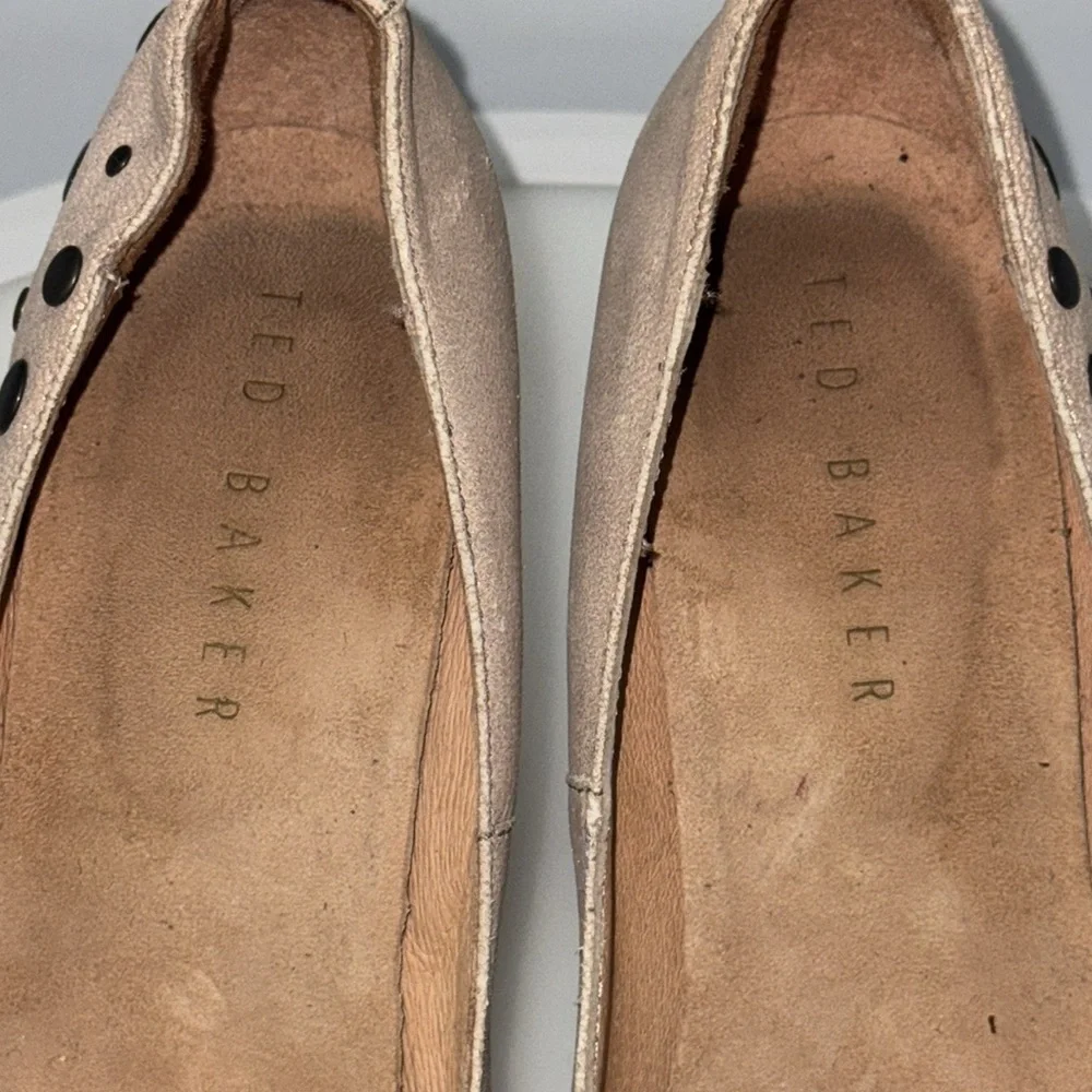 Authentic Ted Baker designer studded leather heels sz 9 Euro 40